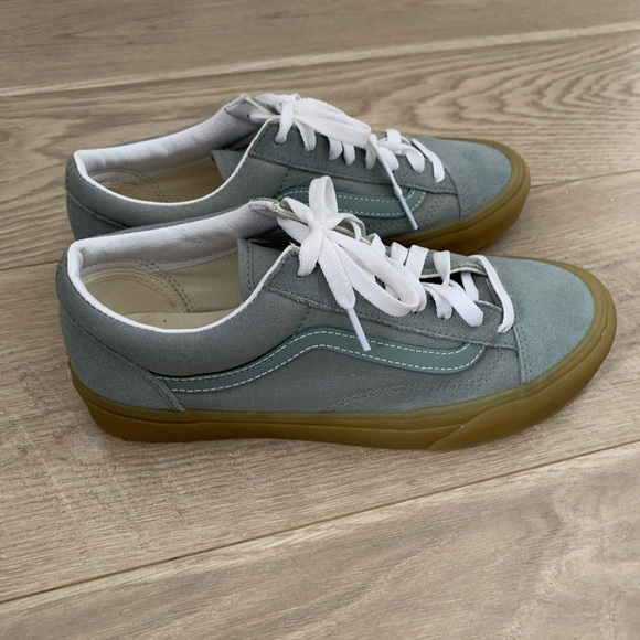 Ladies size 9 Men’s size 7.5 Vans - Picture 1 of 4